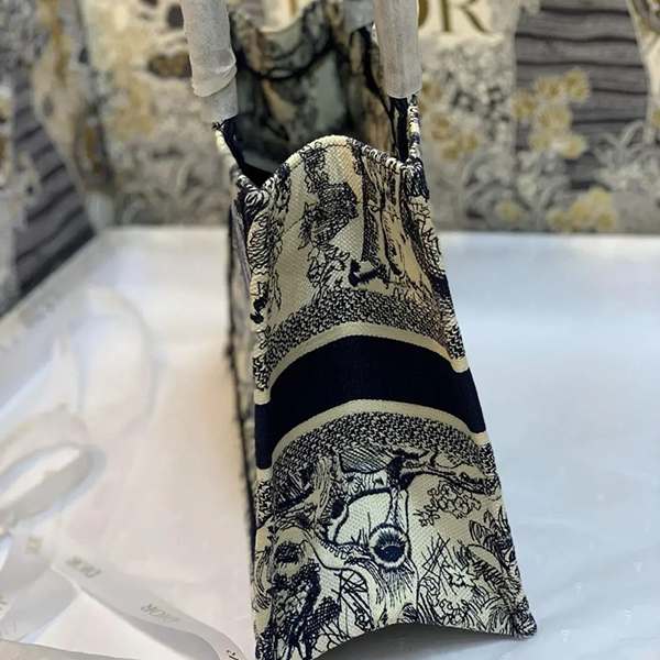 ディオール トートバック 偽物 スモールレディース M1296ZTDT_M808